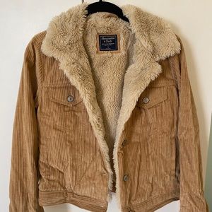 Women’s Abercrombie Faux Fur Lined Corduroy Trucker Jacket Size S